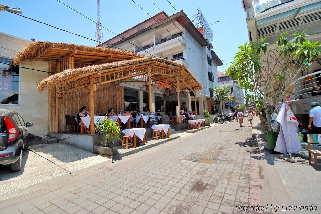 Kuta One Party Hotel Exterior foto