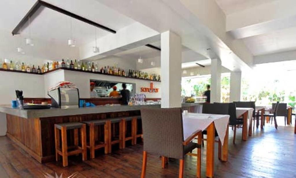 Kuta One Party Hotel Exterior foto